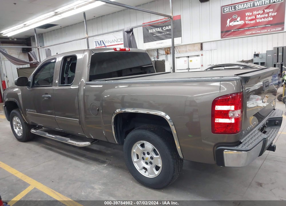 2013 CHEVROLET SILVERADO 1500 LT VIN: 1GCRCSE06DZ248032