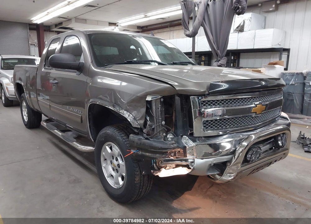 2013 CHEVROLET SILVERADO 1500 LT VIN: 1GCRCSE06DZ248032