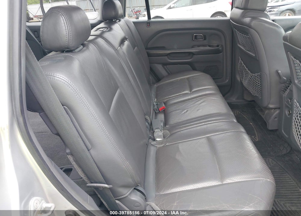 2005 HONDA PILOT EX-L VIN: 5FNYF18535B049449