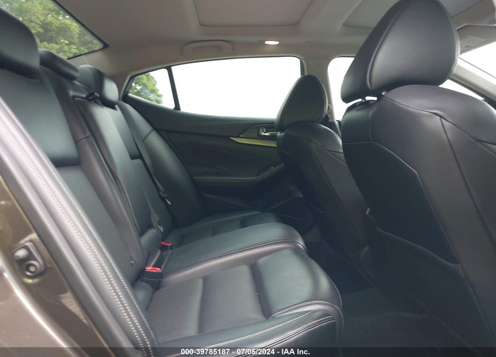 2017 NISSAN MAXIMA 3.5 SL VIN: 1N4AA6AP7HC376209