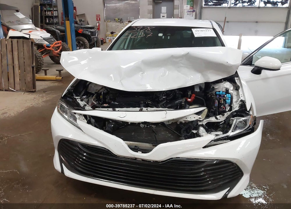 2019 TOYOTA CAMRY LE VIN: 4T1B11HK2KU802669