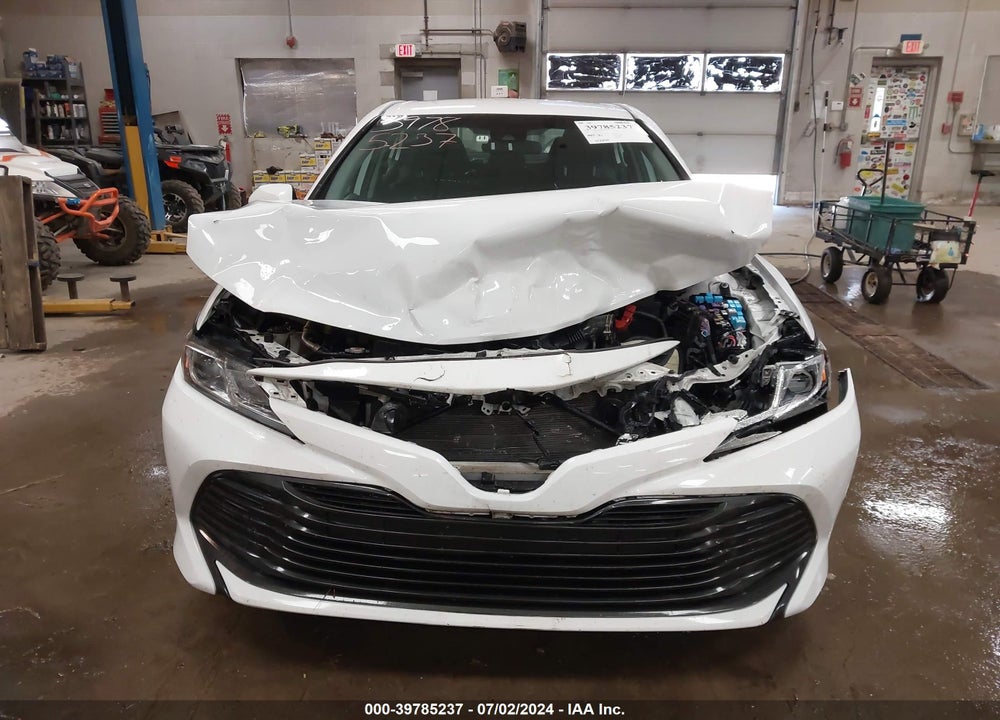 2019 TOYOTA CAMRY LE VIN: 4T1B11HK2KU802669