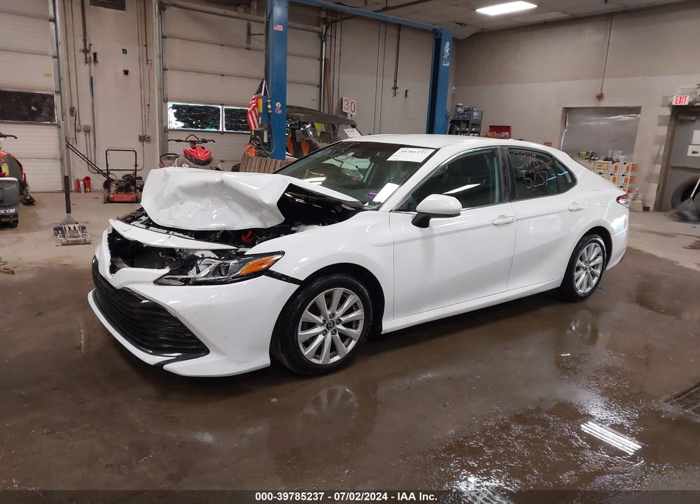 2019 TOYOTA CAMRY LE VIN: 4T1B11HK2KU802669