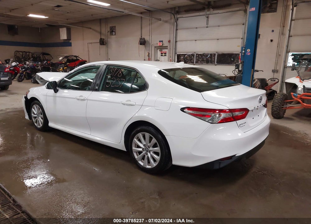 2019 TOYOTA CAMRY LE VIN: 4T1B11HK2KU802669