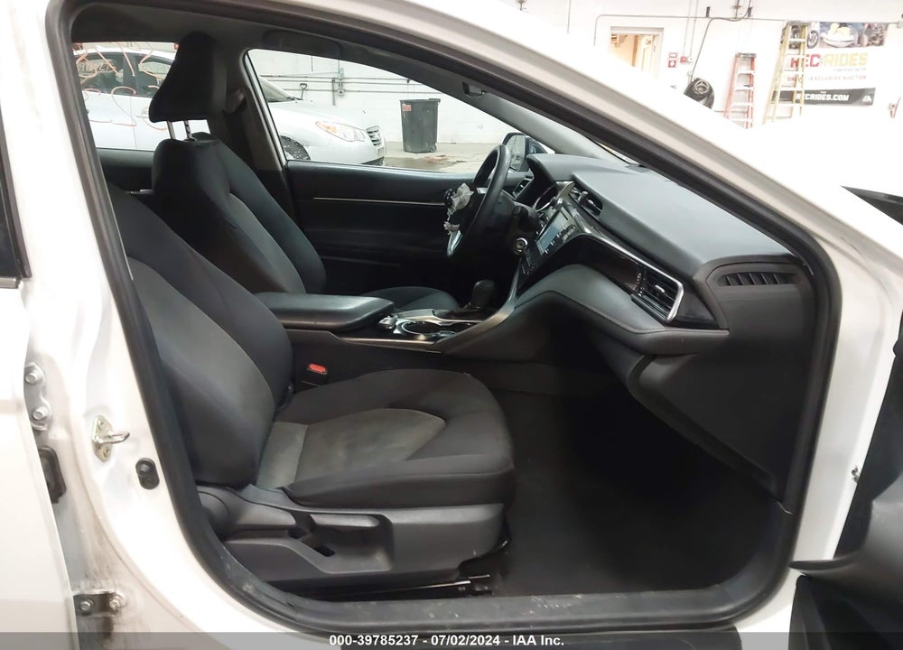 2019 TOYOTA CAMRY LE VIN: 4T1B11HK2KU802669