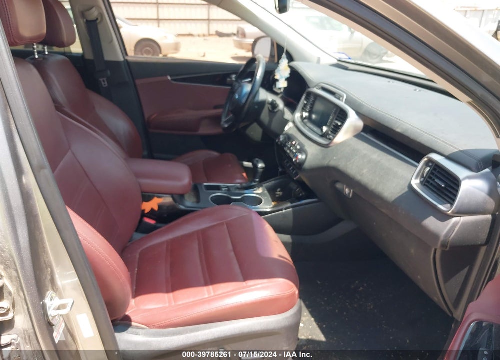 2017 KIA SORENTO 3.3L SX VIN: 5XYPK4A52HG231546