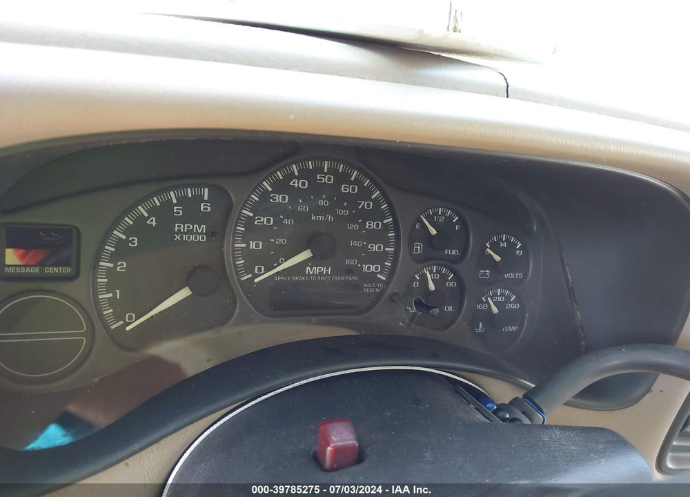 2002 CHEVROLET SUBURBAN 1500 LT VIN: 1GNEC16Z12J194065