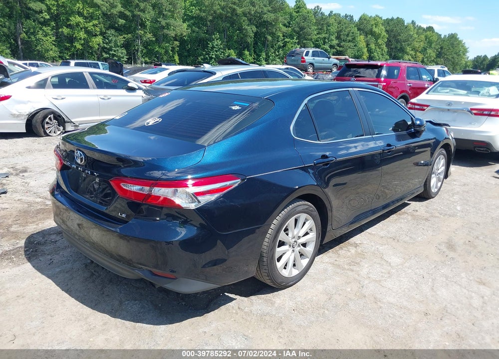 2018 TOYOTA CAMRY LE VIN: 4T1B11HK0JU564481