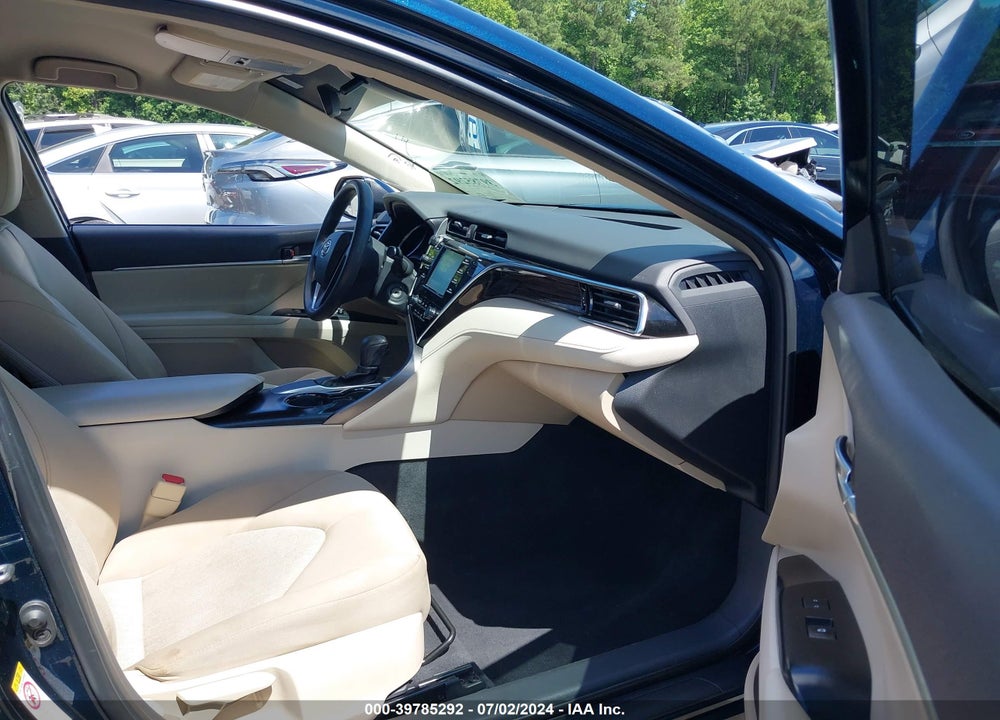 2018 TOYOTA CAMRY LE VIN: 4T1B11HK0JU564481