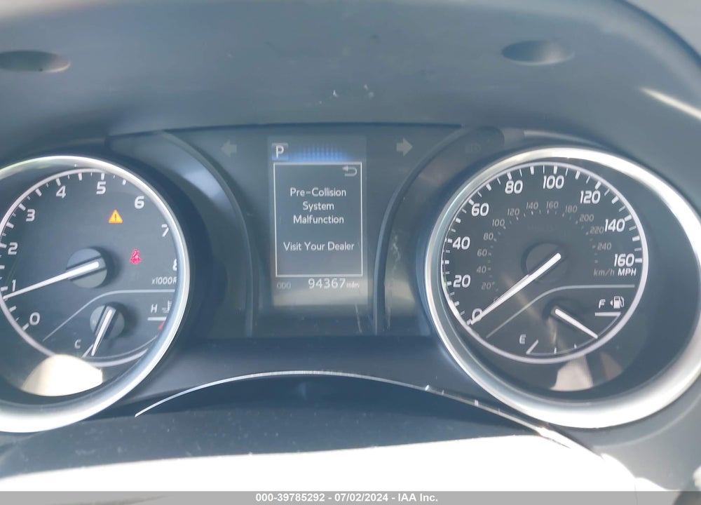 2018 TOYOTA CAMRY LE VIN: 4T1B11HK0JU564481
