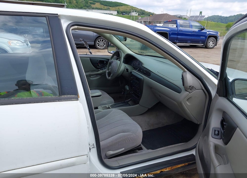2005 CHEVROLET CLASSIC VIN: 1G1ND52F85M251107