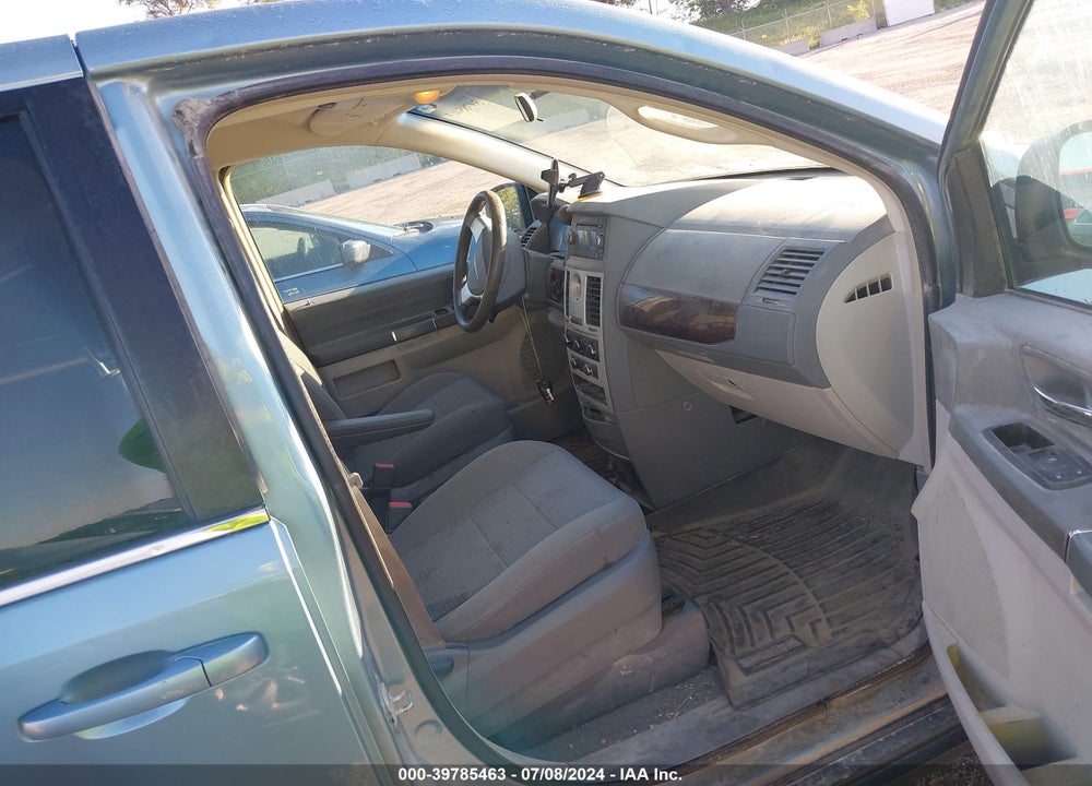 2010 CHRYSLER TOWN & COUNTRY NEW LX VIN: 2A4RR2D1XAR464197