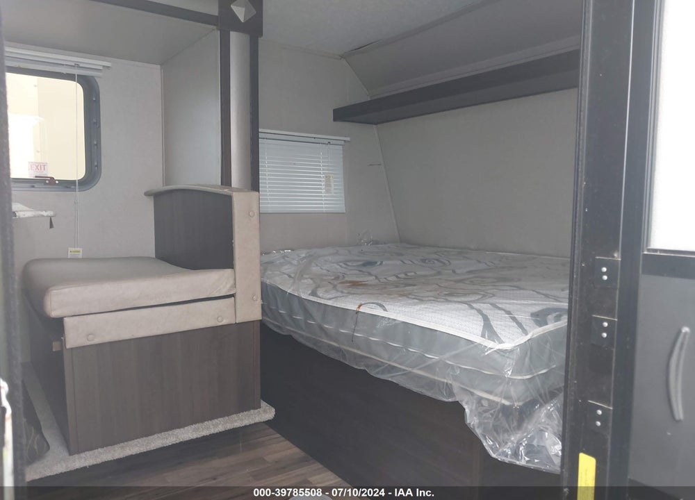 2019 KEYSTONE COACH KEYSTONE VIN: 4YDT17614KW105561