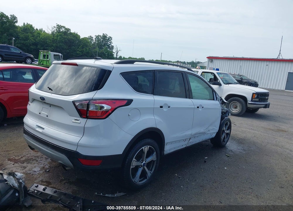 2017 FORD ESCAPE VIN: 1FMCU0GD2HUC20055