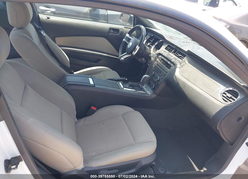 2014 FORD MUSTANG V6 VIN: 1ZVBP8AM1E5324232