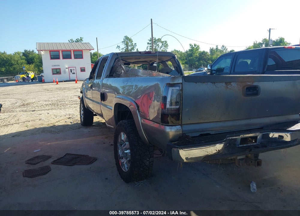 2003 CHEVROLET SILVERADO 2500HD LS VIN: 1GCHC29183E166890