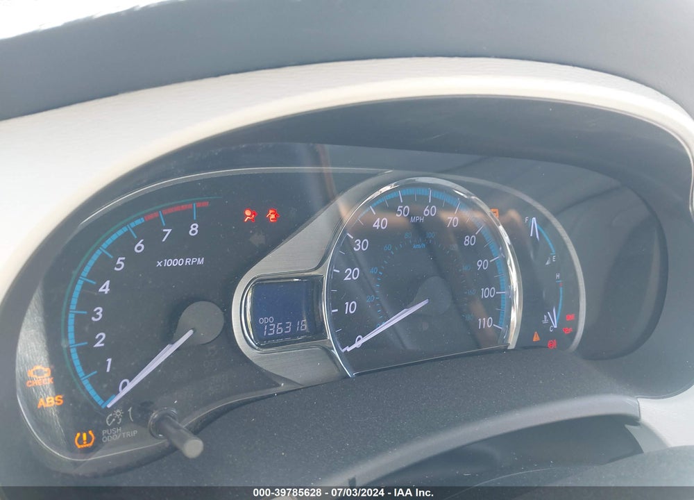 2013 TOYOTA SIENNA XLE V6 8 PASSENGER VIN: 5TDYK3DC6DS284367