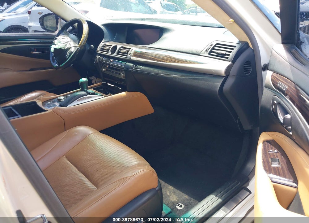 2016 LEXUS LS 460 VIN: JTHBL5EF2G5140203