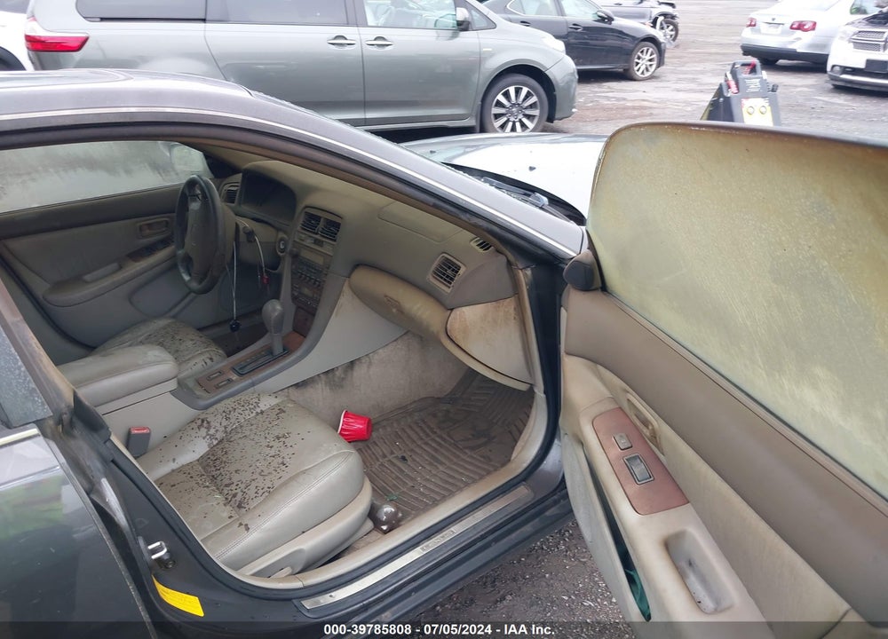 2000 LEXUS ES 300 VIN: JT8BF28G2Y5096084