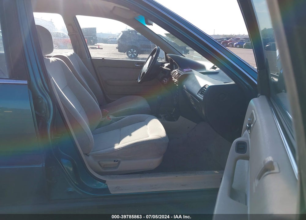 1992 HONDA ACCORD LX VIN: 1HGCB7656NA213234