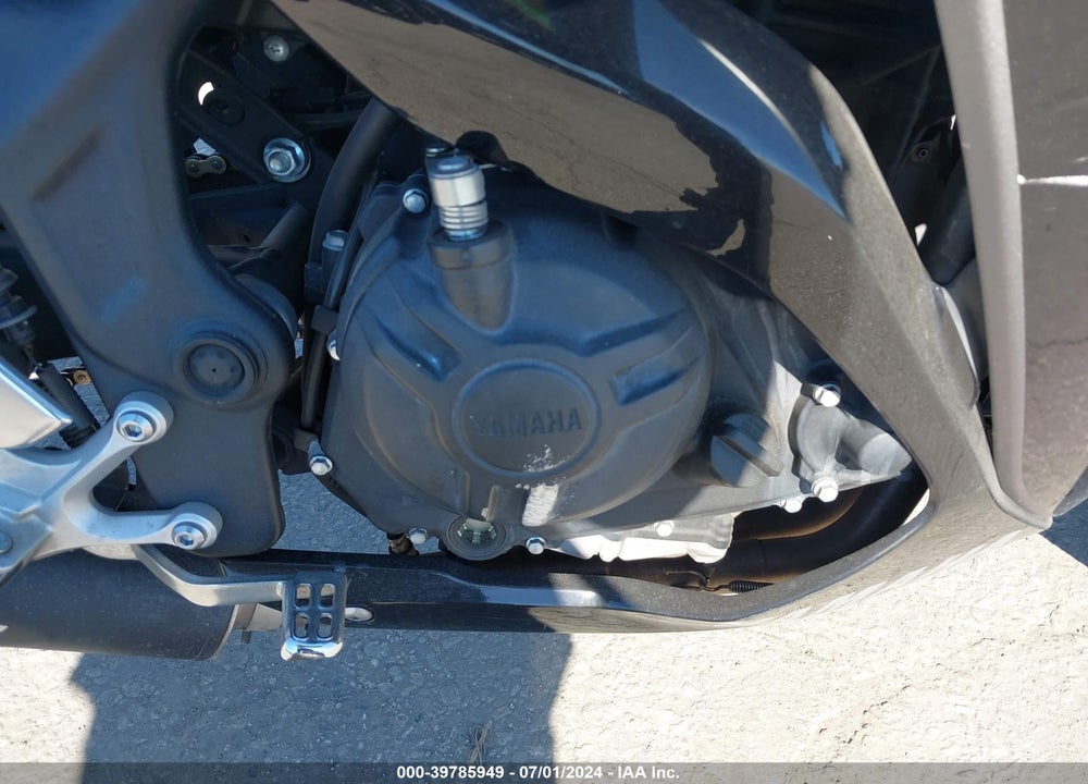 2016 YAMAHA YZFR3 VIN: MH3RH06Y3GK013242