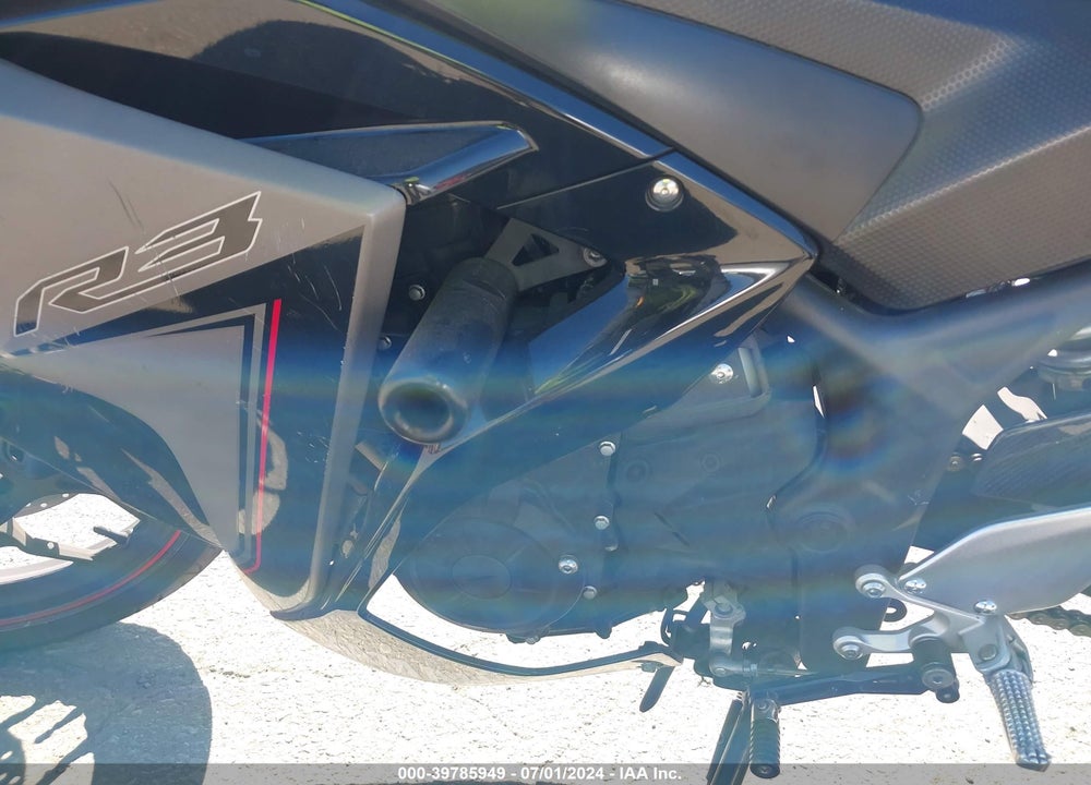 2016 YAMAHA YZFR3 VIN: MH3RH06Y3GK013242