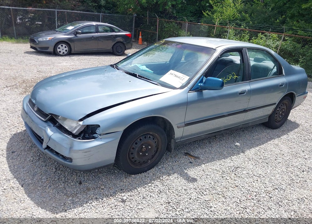 1996 HONDA ACCORD LX/EX VIN: 1HGCD5637TA252859