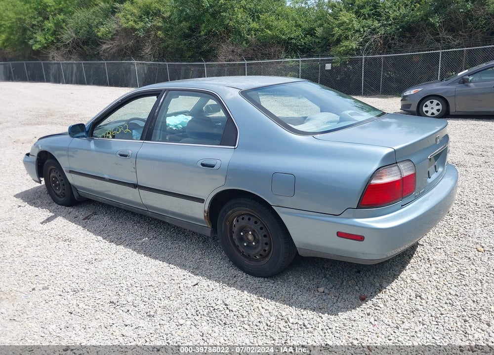 1996 HONDA ACCORD LX/EX VIN: 1HGCD5637TA252859