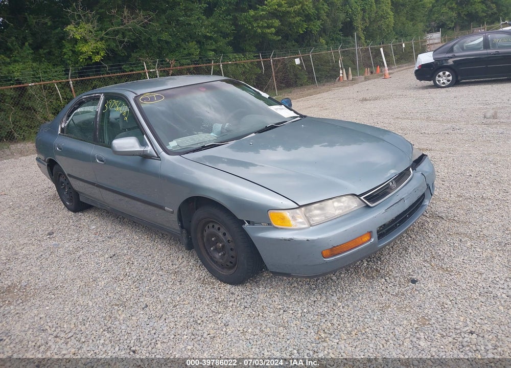 1996 HONDA ACCORD LX/EX VIN: 1HGCD5637TA252859