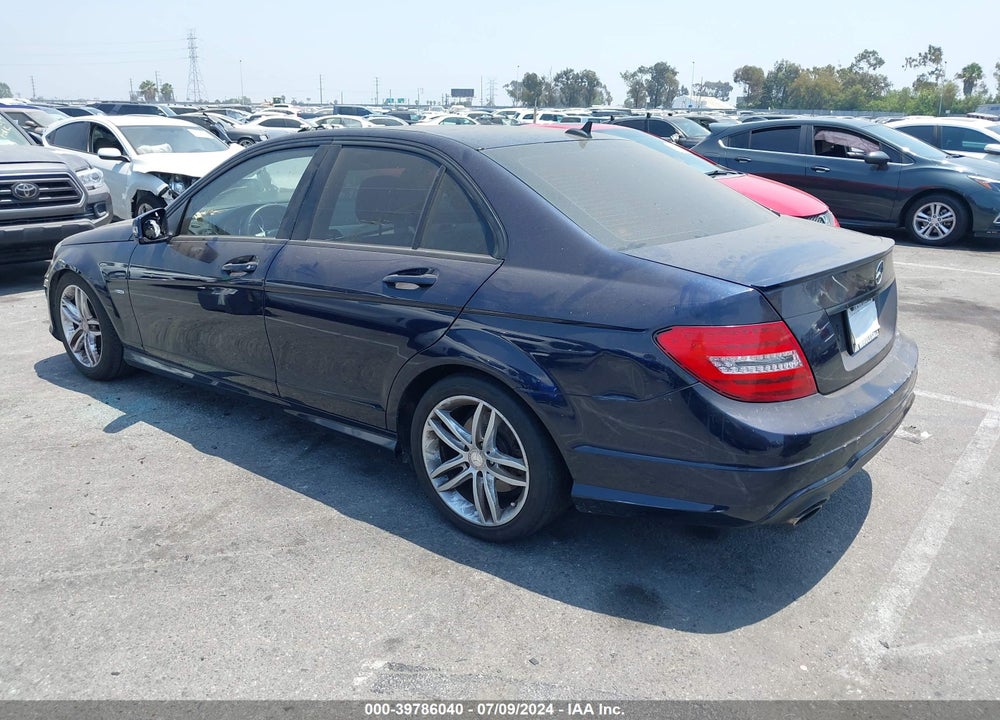 2012 MERCEDES-BENZ C 250 LUXURY/SPORT VIN: WDDGF4HB6CR229847