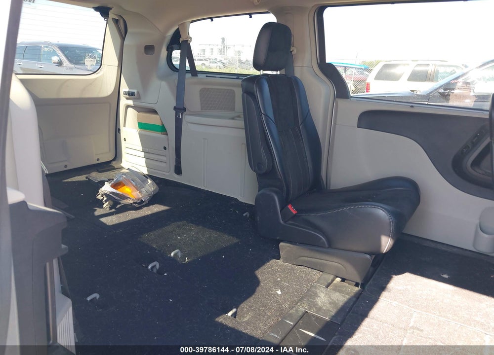 2016 CHRYSLER TOWN & COUNTRY LIMITED VIN: 2C4RC1JG5GR111241
