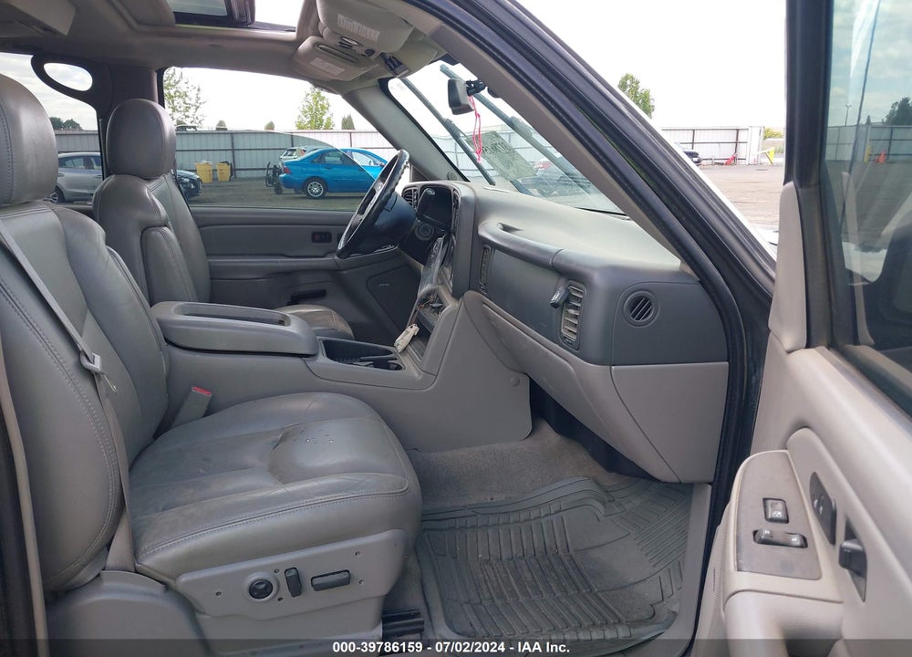 2005 CHEVROLET TAHOE Z71 VIN: 1GNEK13T95R262136