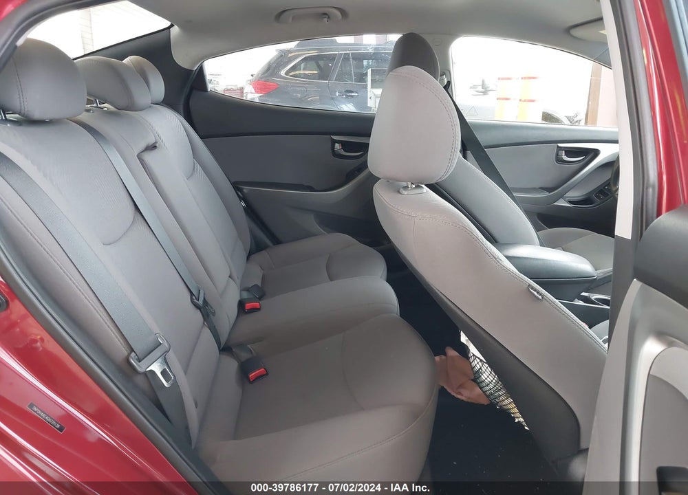 2016 HYUNDAI ELANTRA SE VIN: 5NPDH4AE4GH721138