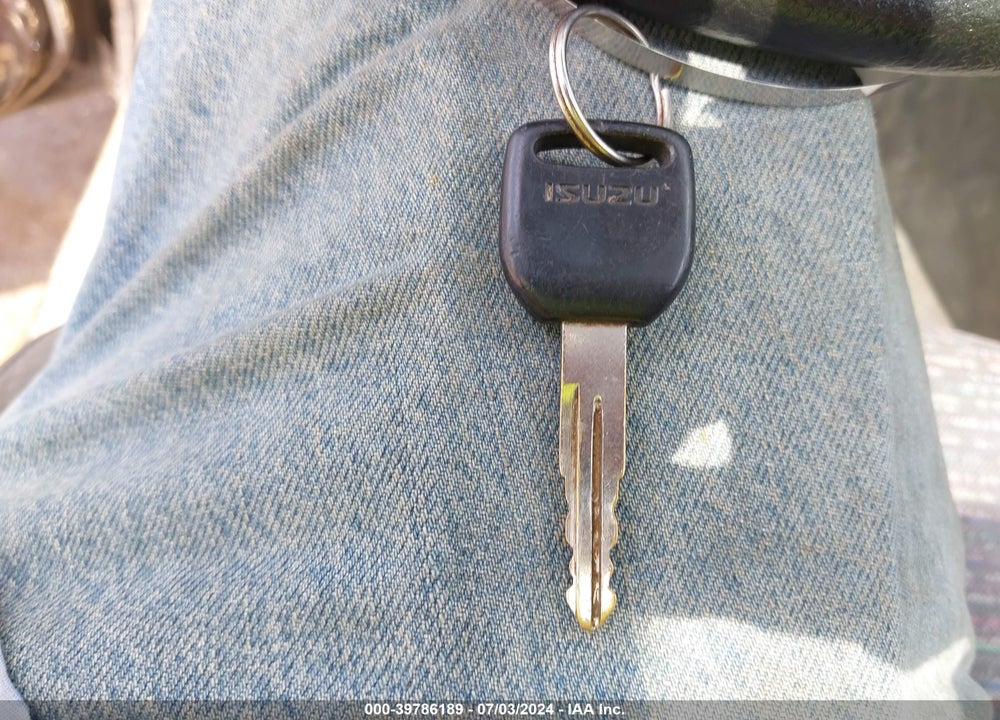 1999 ISUZU AMIGO S 3.2L V6 HARD TOP/S 3.2L V6 SOFT TOP VIN: 4S2CM57W5X4317014