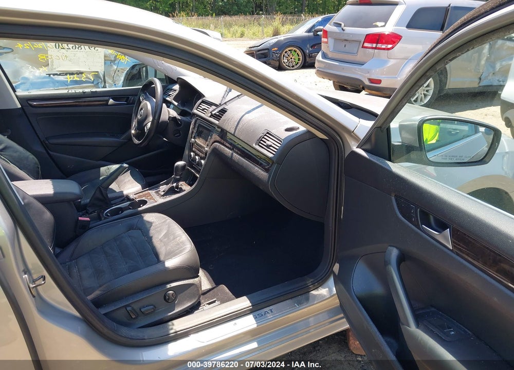 2014 VOLKSWAGEN PASSAT 2.0L TDI SEL PREMIUM VIN: 1VWCN7A35EC093391