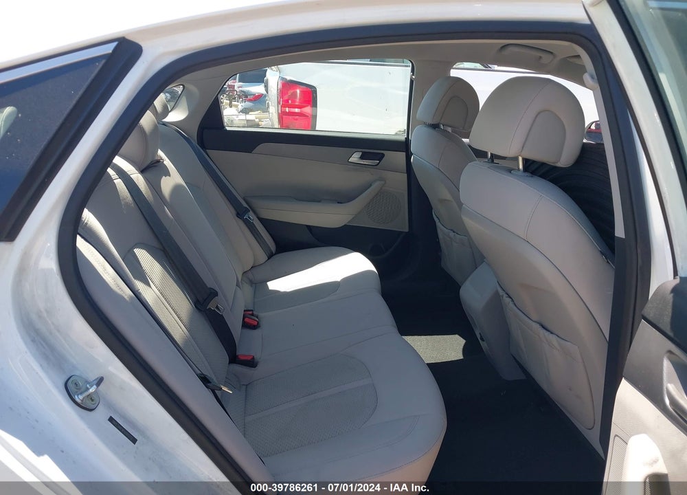 2015 HYUNDAI SONATA SE VIN: 5NPE24AF9FH197272