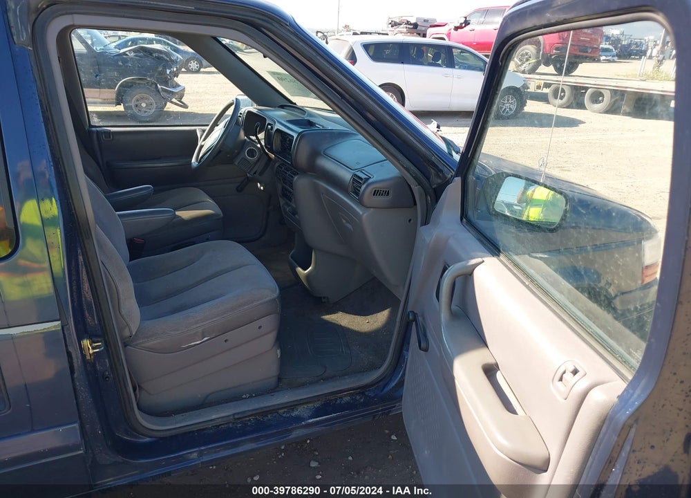1995 DODGE CARAVAN VIN: 2B4GH253XSR293188