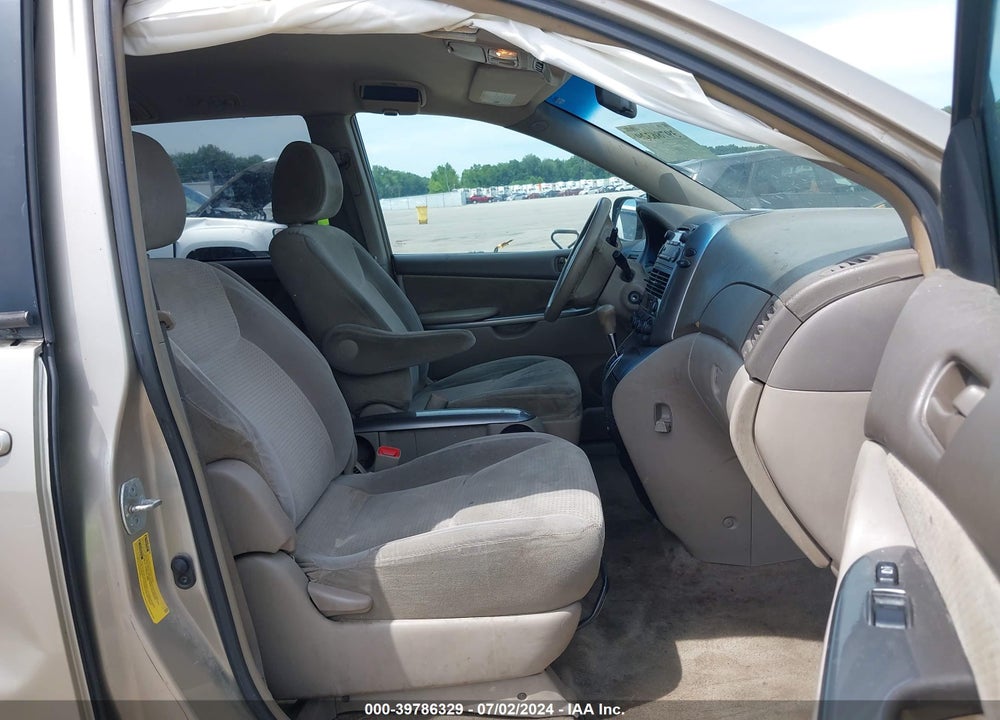 2010 TOYOTA SIENNA VIN: 5TDKK4CC4AS329203