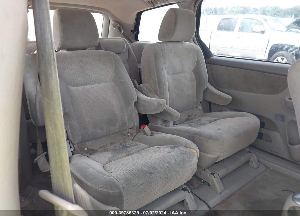 2010 TOYOTA SIENNA VIN: 5TDKK4CC4AS329203