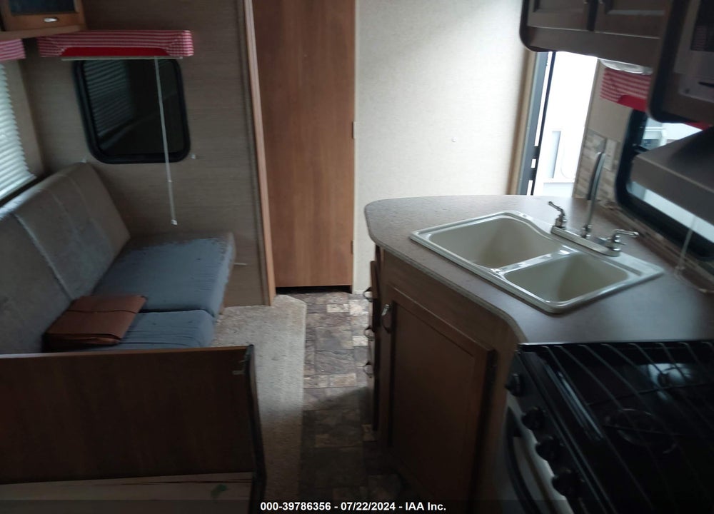 2015 CATALINA 303F2QB VIN: 5ZT2CAVB3FT006848