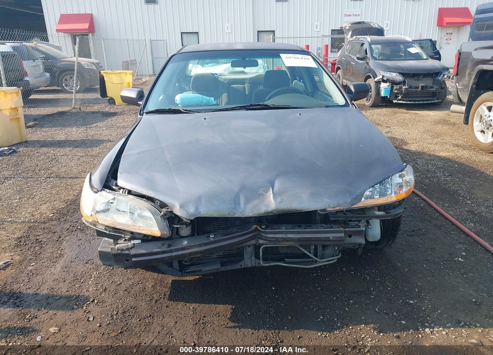 1998 HONDA ACCORD LX VIN: 1HGCG5642WA032744