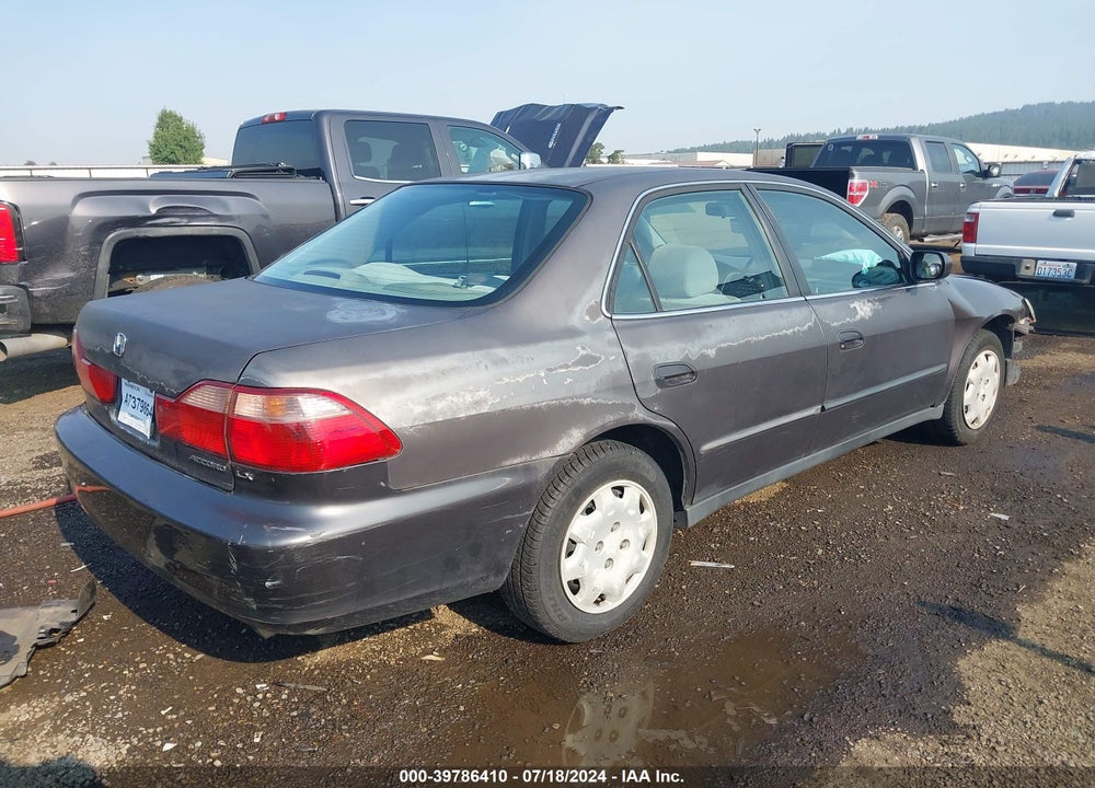 1998 HONDA ACCORD LX VIN: 1HGCG5642WA032744