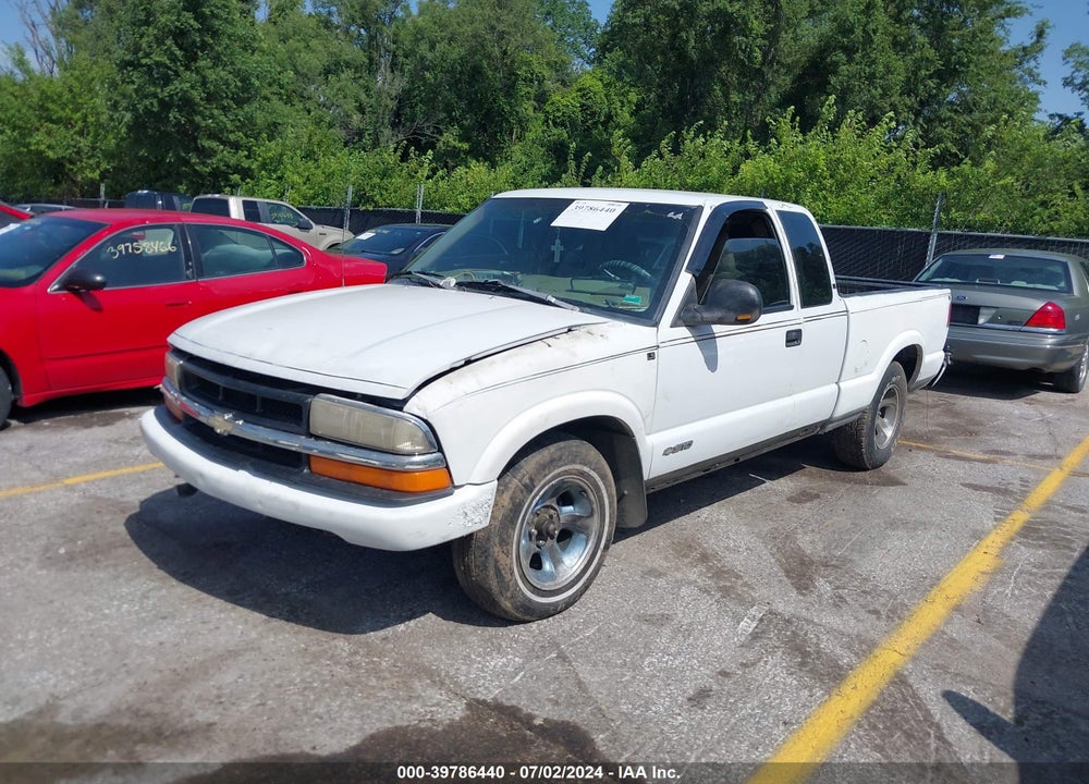 1998 CHEVROLET S-10 LS FLEETSIDE VIN: 1GCCS1944W8143272