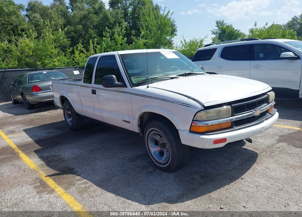1998 CHEVROLET S-10 LS FLEETSIDE VIN: 1GCCS1944W8143272