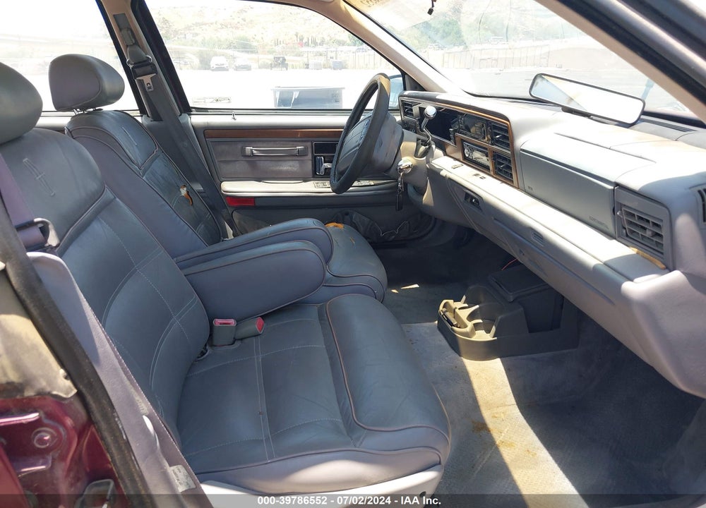 1993 LINCOLN CONTINENTAL EXECUTIVE VIN: 1LNLM9742PY631371