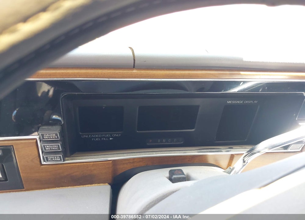 1993 LINCOLN CONTINENTAL EXECUTIVE VIN: 1LNLM9742PY631371
