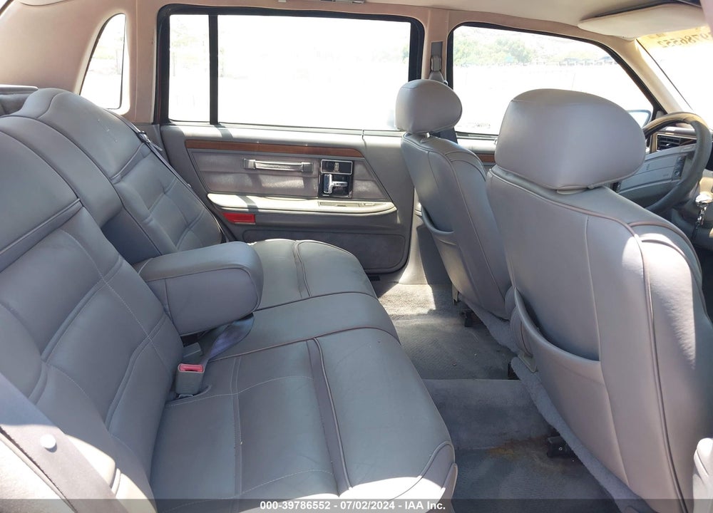 1993 LINCOLN CONTINENTAL EXECUTIVE VIN: 1LNLM9742PY631371