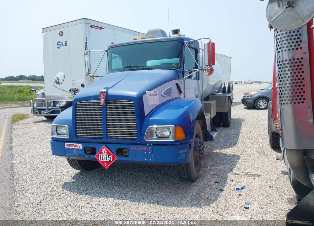 2002 KENWORTH CONSTRUCTION T300 VIN: 2NKMHD7X02M884711