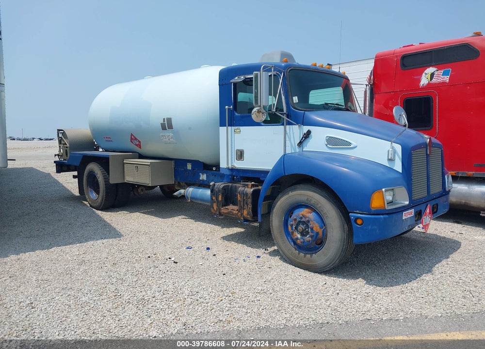 2002 KENWORTH CONSTRUCTION T300 VIN: 2NKMHD7X02M884711
