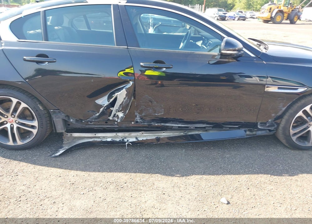 2017 JAGUAR XE VIN: SAJAJ4BVXHA957793